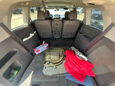 Used 2014 Honda Odyssey EX-L image 12