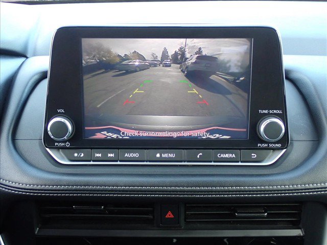 Used 2024 Nissan Rogue S AWD/4WD image 16