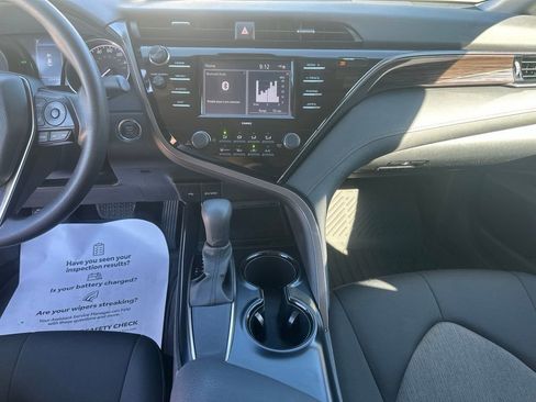 Used 2020 Toyota Camry LE w/ Convenience Package FWD image 17