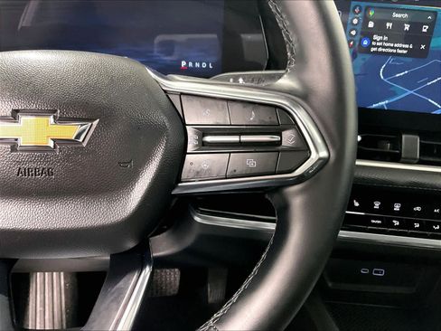 Used 2025 Chevrolet Equinox LT image 23