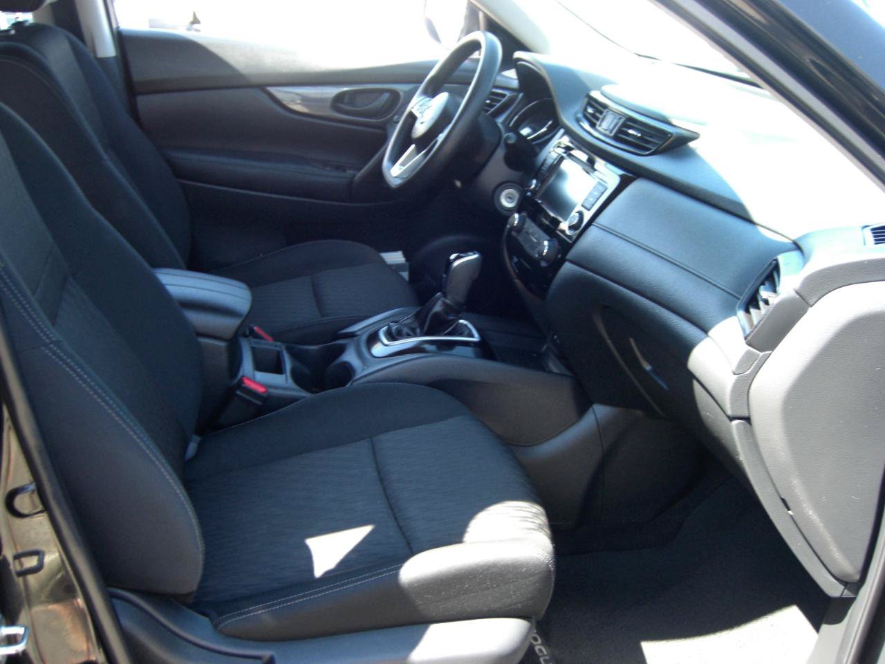 Used 2019 Nissan Rogue S FWD image 17