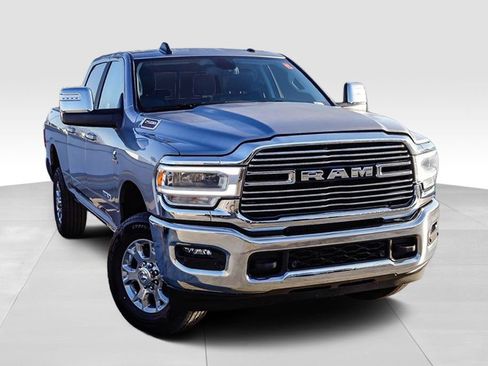 Used 2024 RAM 2500 Laramie AWD/4WD image 2