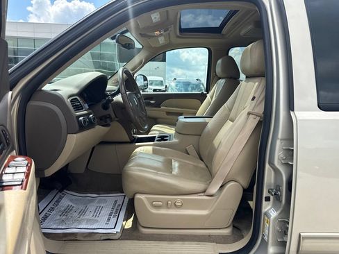 Used 2011 Chevrolet Suburban LT AWD/4WD image 31