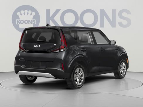 Used 2023 Kia Soul LX w/ Option Group 015 FWD image 2