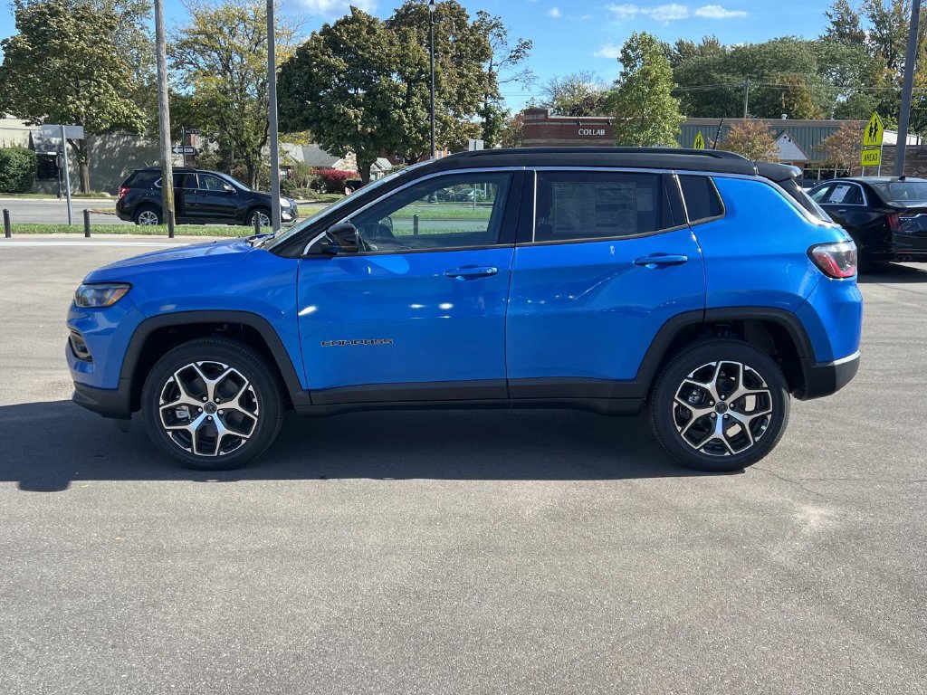 Used 2026 Jeep Compass Limited AWD/4WD image 2