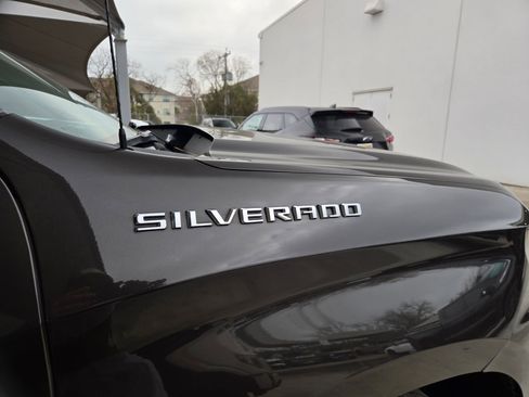 Used 2022 Chevrolet Silverado 1500 Custom image 6