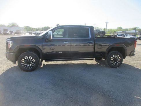 New 2026 GMC Sierra 3500 Denali Ultimate AWD/4WD image 9