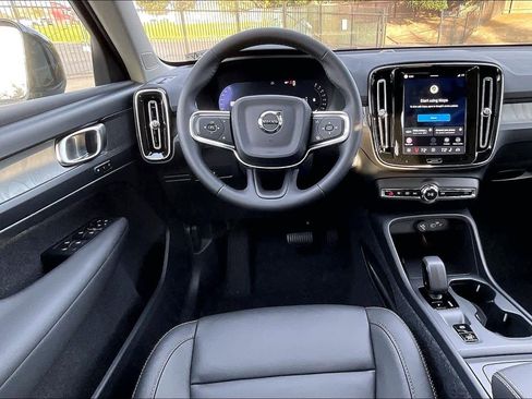 New 2026 Volvo XC40 B4 Core w/ Climate Package image 15