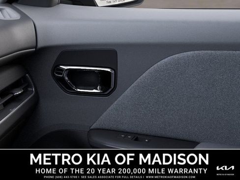 New 2025 Kia K4 LXS image 25