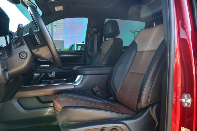 Used 2025 Chevrolet Silverado 1500 High Country w/ High Country Premium Package AWD/4WD image 10