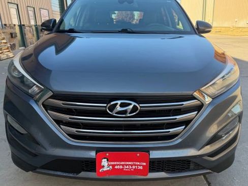 Used 2016 Hyundai Tucson Limited w/ Option Group 03 image 3