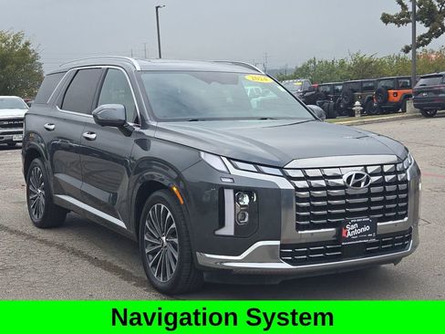 Used 2024 Hyundai Palisade Calligraphy image 2