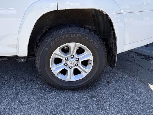 Used 2016 Toyota 4Runner SR5 image 17