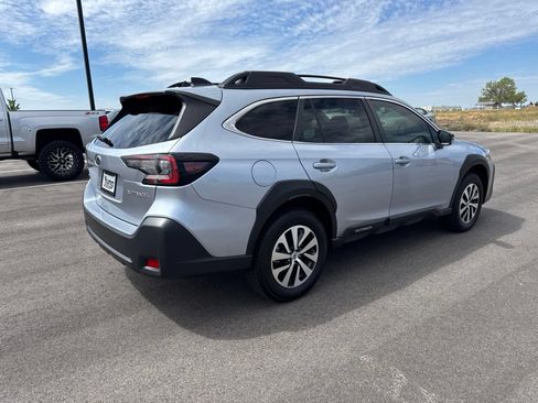 Used 2024 Subaru Outback Premium AWD/4WD image 7