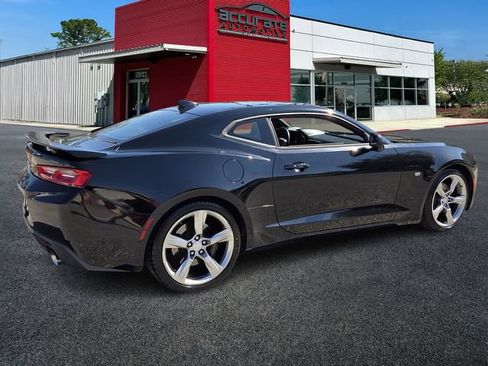 Used 2017 Chevrolet Camaro SS image 5