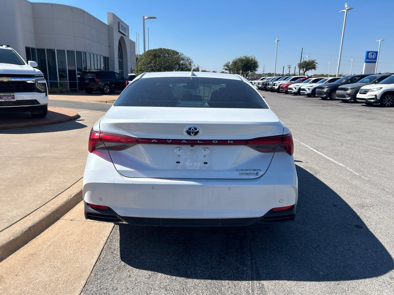 Used 2019 Toyota Avalon Limited w/ Advanced Safety Package FWD image 6