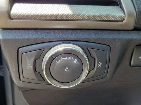 Used 2018 Ford Fusion SE w/ Fusion SE Technology Package image 26