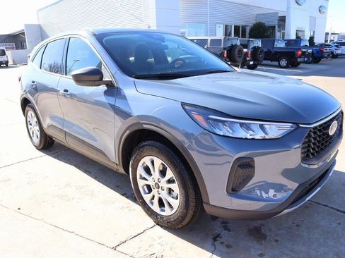New 2026 Ford Escape Active w/ Tech Pack #1 FWD image 1
