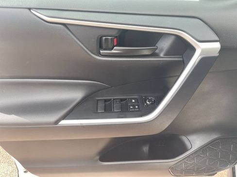 Used 2025 Toyota RAV4 LE AWD/4WD image 12