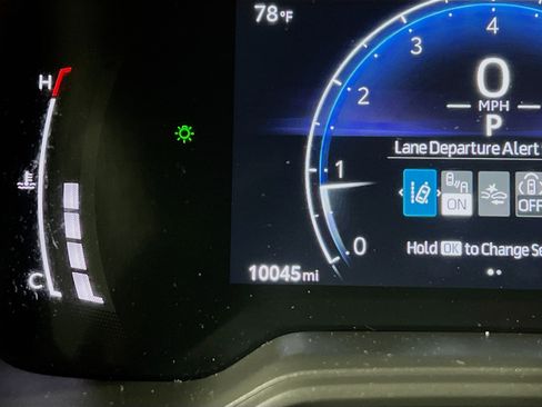 Used 2025 Toyota Corolla SE w/ SE Premium Package FWD image 13