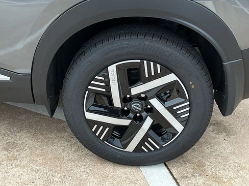 New 2026 Nissan Kicks SV image 8