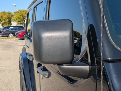 Used 2021 Jeep Wrangler Unlimited Sahara image 12