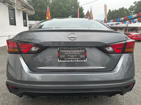 Used 2025 Nissan Altima 2.5 SV FWD image 6