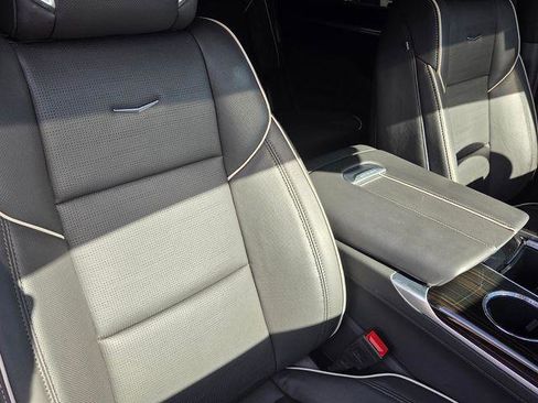 Certified 2025 Cadillac Escalade Premium Luxury image 60