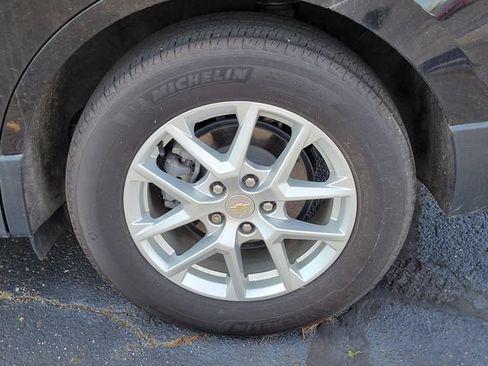 Used 2022 Chevrolet Equinox LT w/ LPO, Floor Liner Package FWD image 8