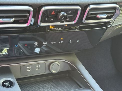 New 2026 Nissan Sentra SR w/ Floor Mat Package FWD image 14