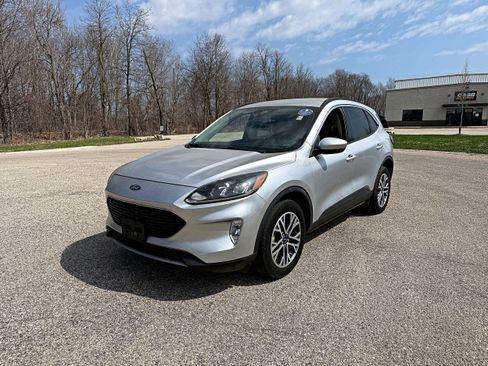Used 2020 Ford Escape SEL image 5