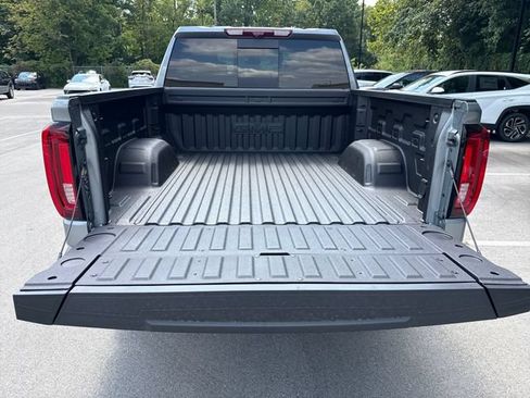 New 2026 GMC Sierra 1500 AT4 w/ AT4 Premium Package AWD/4WD image 9