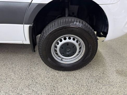 Used 2021 Mercedes-Benz Sprinter 2500 image 26