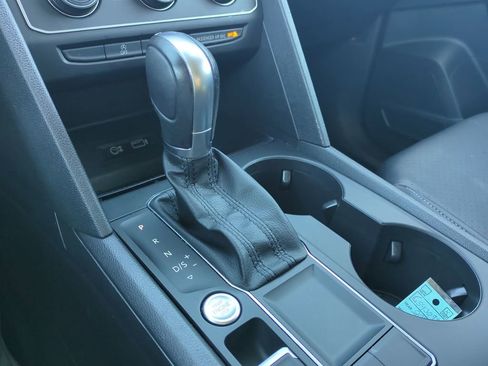 Used 2018 Volkswagen Atlas SE image 23