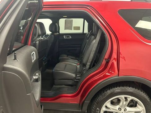 Used 2014 Ford Explorer Limited w/ Equipment Group 302A AWD/4WD image 18