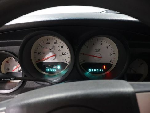 Used 2007 Dodge Magnum SE RWD image 29