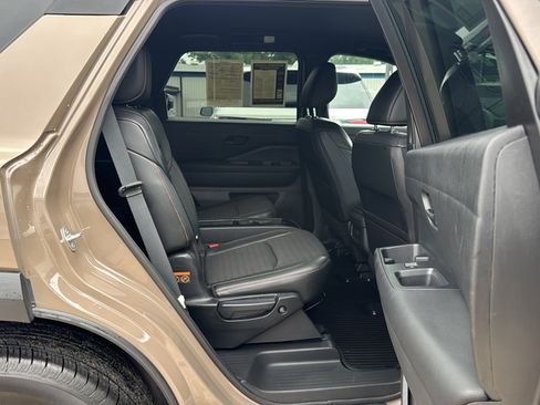Used 2023 Nissan Pathfinder Rock Creek AWD/4WD image 20
