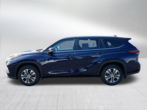 Certified 2026 Toyota Highlander XLE AWD/4WD image 5