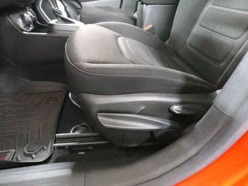 Used 2019 Jeep Renegade Latitude w/ Cold Weather Group image 11