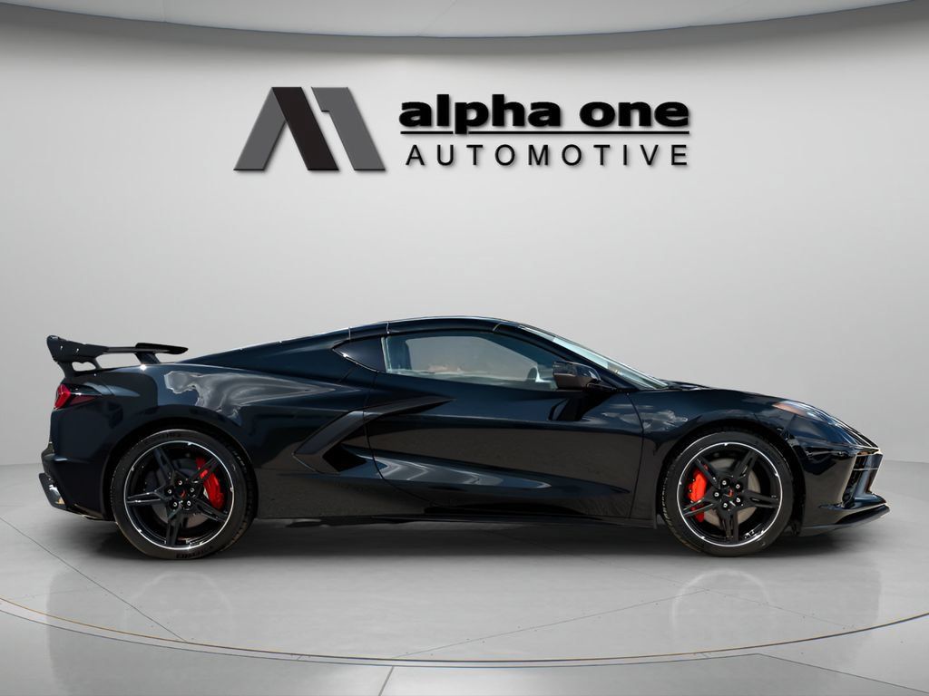 Used 2020 Chevrolet Corvette Stingray Coupe w/ Z51 Performance Package RWD image 5
