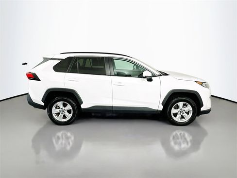 Used 2020 Toyota RAV4 XLE image 8