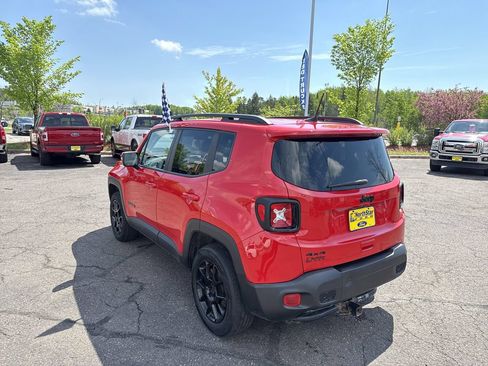 Used 2019 Jeep Renegade Altitude w/ Quick Order Package 2XM AWD/4WD image 8