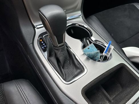 Used 2018 Jeep Grand Cherokee Altitude RWD image 52