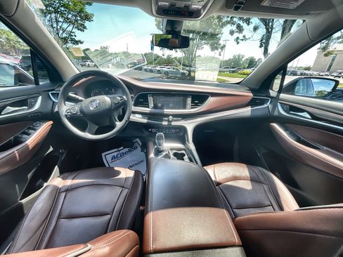 Used 2021 Buick Enclave Avenir w/ Avenir Technology Package FWD image 21