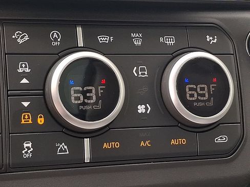 Certified 2026 Land Rover Defender 110 S AWD/4WD image 20