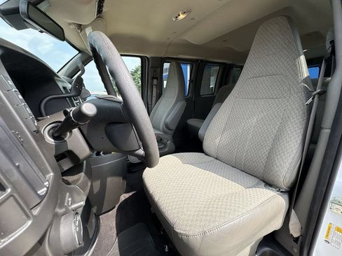 Certified 2025 Chevrolet Express 3500 LT w/ LT Preferred Equipment Group RWD image 16