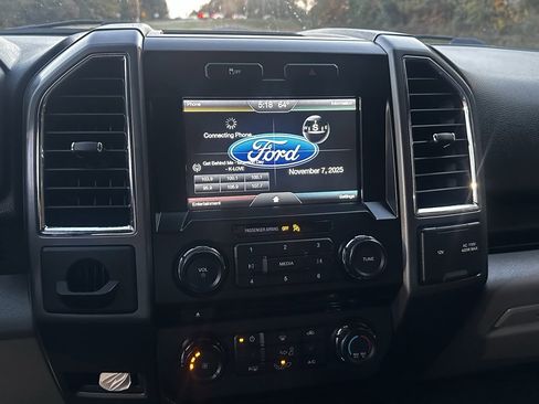 Used 2015 Ford F150 XLT w/ Equipment Group 302A Luxury image 15