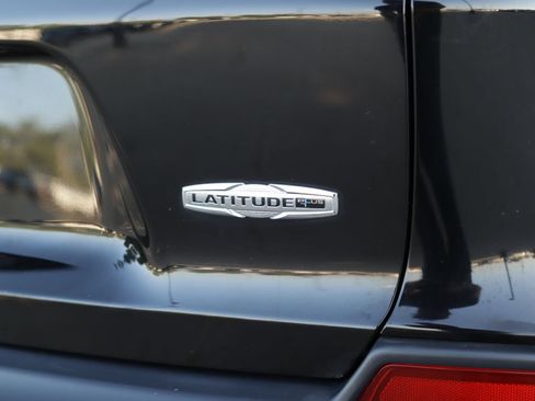 Used 2020 Jeep Cherokee Latitude Plus AWD/4WD image 33