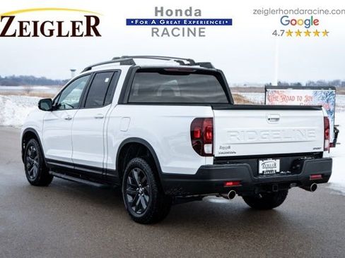 Used 2025 Honda Ridgeline Sport image 3