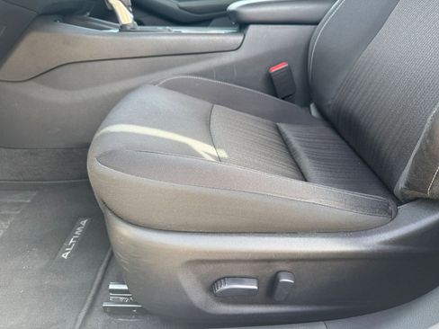 Used 2025 Nissan Altima 2.5 SV FWD image 22